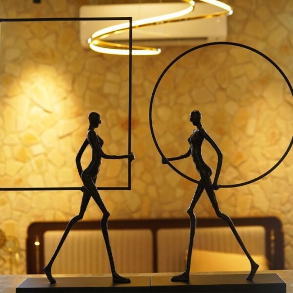 Black Wonder Women Table Showpeice (L, Black)